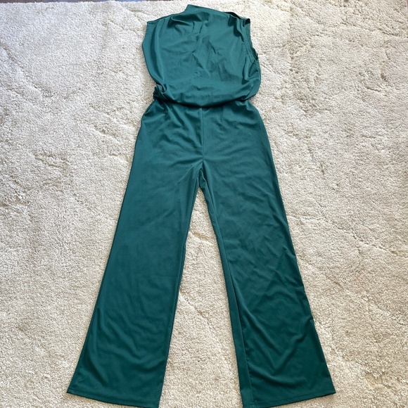 Elegant Green One Piece Jumpsuit Size XL - Picture 4 of 12